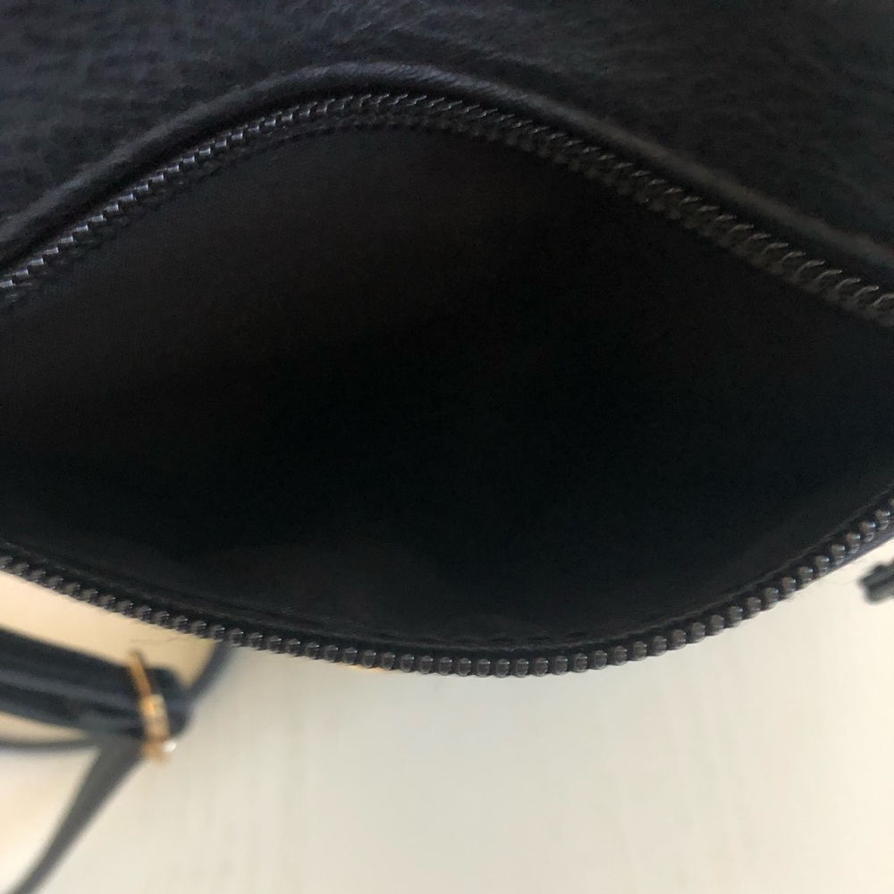 NWOT Small Black Crossbody Purse! - Picture 4 of 5